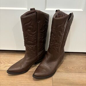 SODA Women’s Brown Cowboy Boots